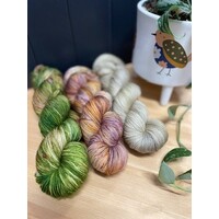 Tinto a Mano handdyed by Sew much Yarn!